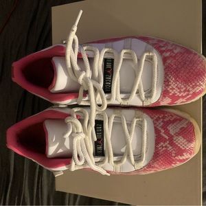 Jordan 11 pink snakeskin